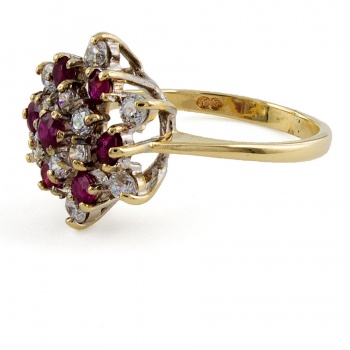 9ct gold Ruby / Cubic Zirconia Cluster Ring size J½